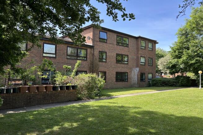 The Paddocks, Savill Way, Marlow, SL7 photo 4