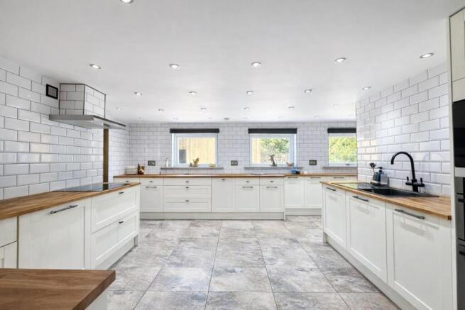 3 bed Detached for sale Image 7