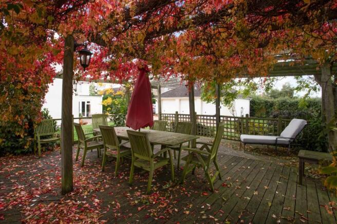Pergola & Seating