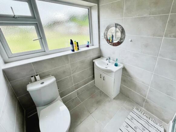 Shower Room.jpg