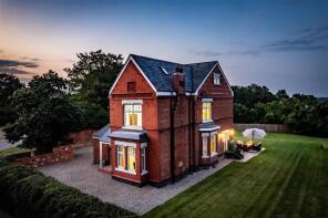 35, Swanlow Lane, Winsford CW7 1JD