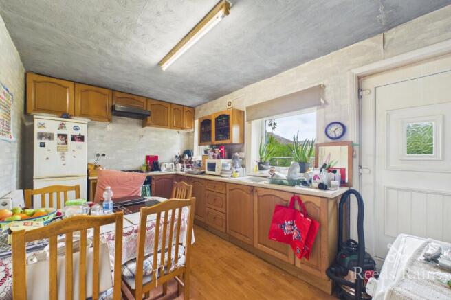 3 bed Semi-Detached for sale Image 4