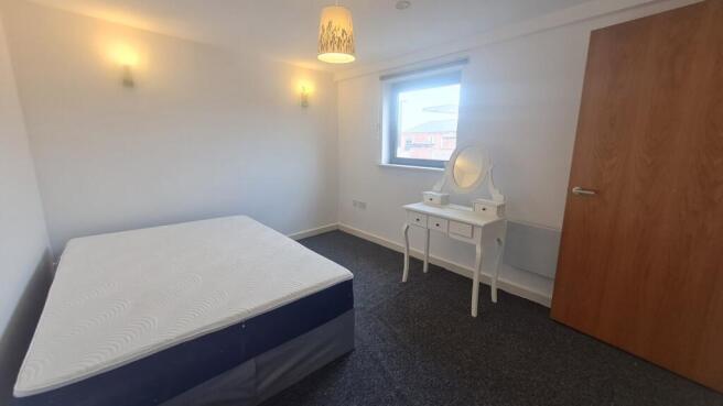 2 bed Flat to rent Image 8