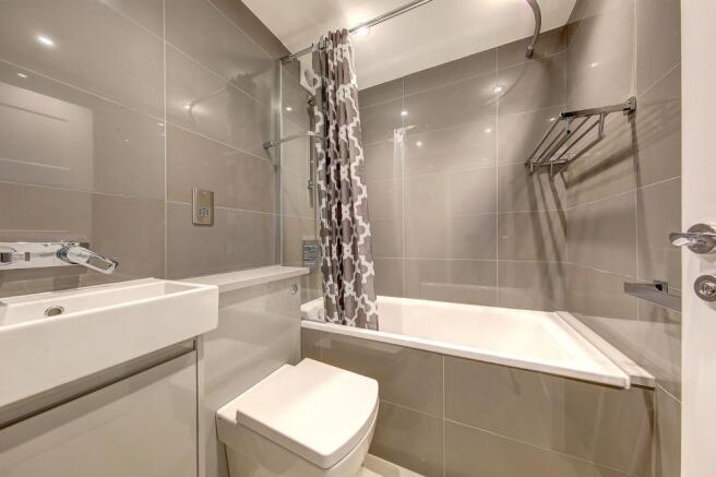 Bathroom (6).jpg
