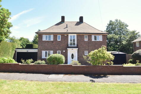 Chetwynd Close, Oxton, CH43