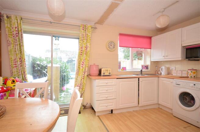 Kitchen/Dining Area