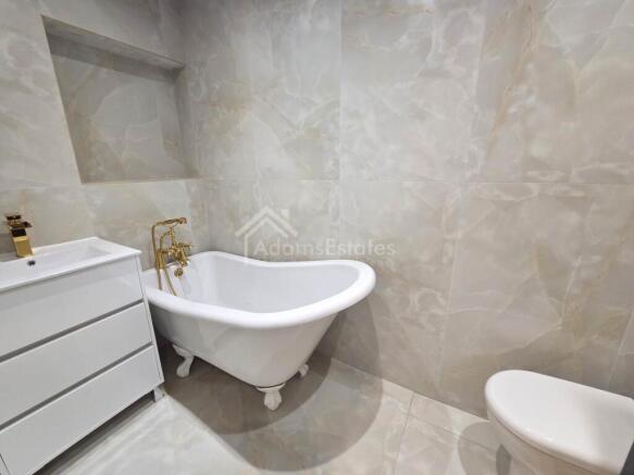 3 bed Semi-Detached Bungalow for sale Image 7