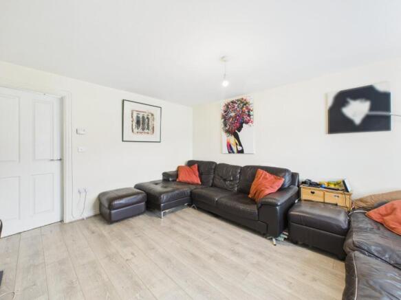 3 bed House for sale Image 5