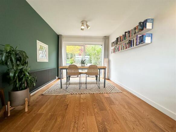 LOUNGE DINING ROOM
