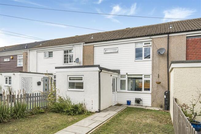 38 Wood Close, Windsor, SL4 3JZ21.jpg