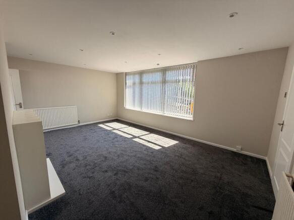 3 bed Detached Bungalow to rent Image 6