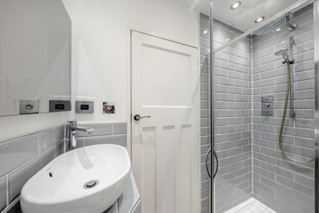 4 bed Semi-Detached for sale Image 12
