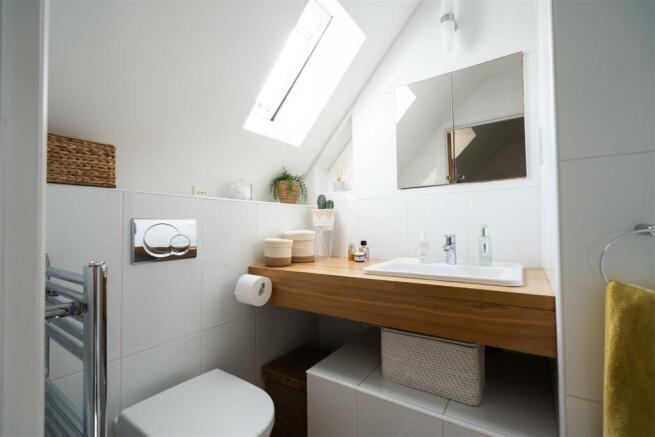Master Bedroom - En Suite Shower Room.jpg