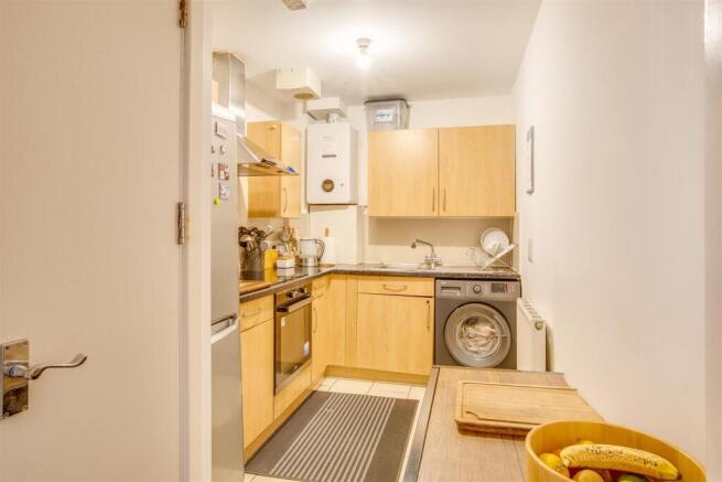 21 Greengate, Chairborough Road, HP12 3GZ-4.jpg