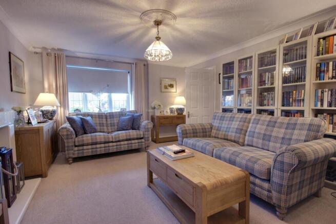 4 bed Detached for sale Image 7