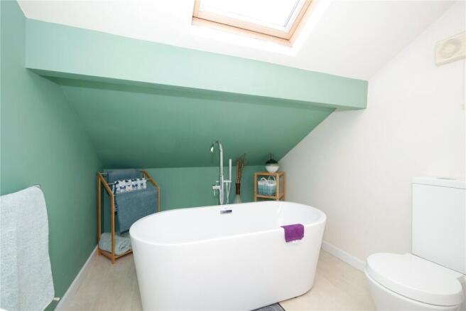 4 bed Semi-Detached for sale Image 12