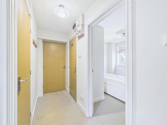 2 bed Apartment for sale Image 7