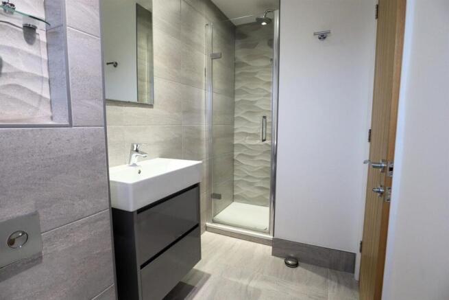 Ensuite (2).jpg