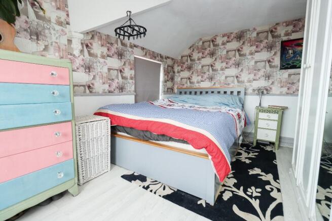 2 bed Flat for sale Image 6