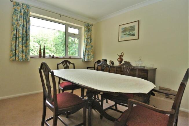 Bed 3 / Dining