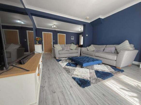 Trenant, Hirwaun, Aberdare photo 4