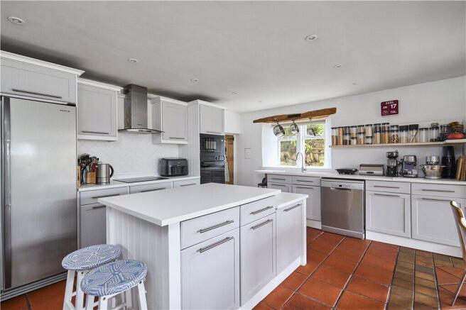 4 bed Detached for sale Image 5