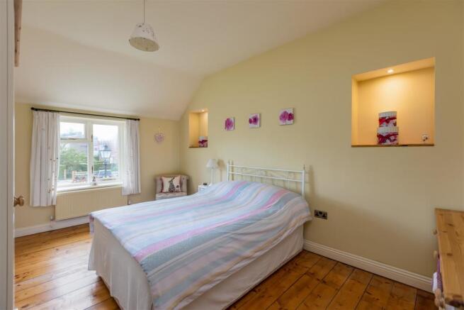 The Willows-Bedroom 1 A.jpg