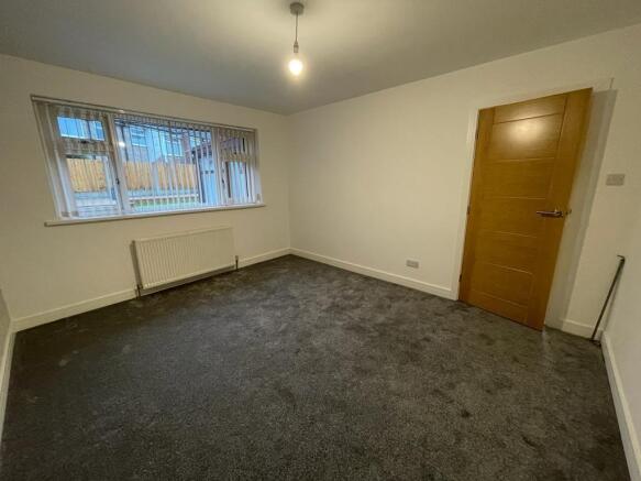 2 bed Semi-Detached Bungalow to rent Image 7