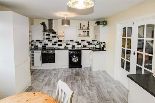 Dining Fitted Kitchen: