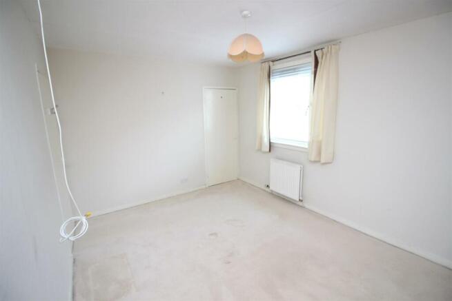 bedroom1-1.JPG