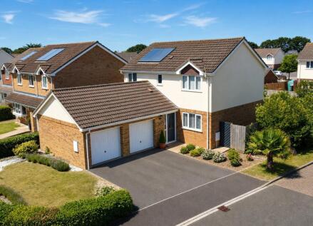 Juniper Drive, Highcliffe, Christchurch, Dorset, BH23