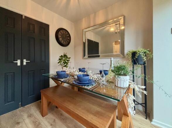 3 bed Town House for sale Image 7