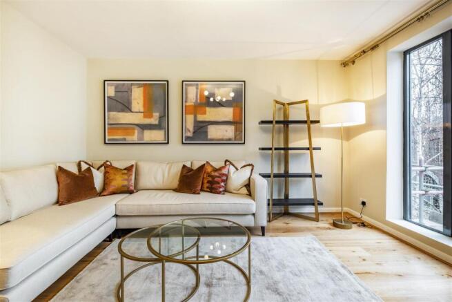 8488121-interior02.jpg