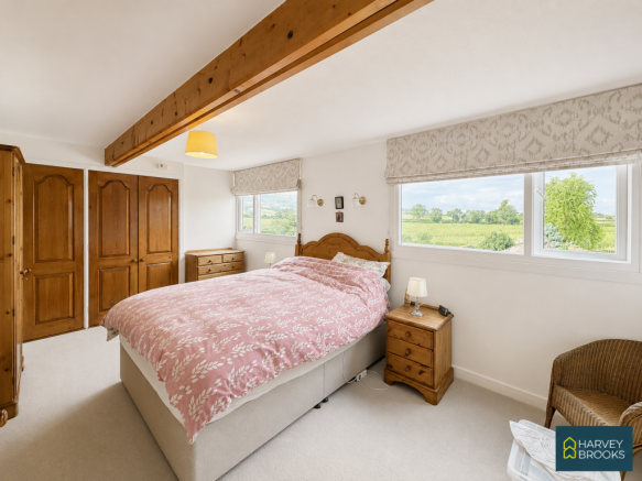 4 bed Detached for sale Image 12