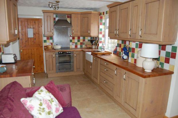 KITCHEN/FAMILY ROOM