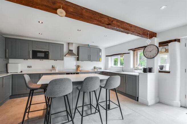 3 Dale Road kitchen 1.jpg