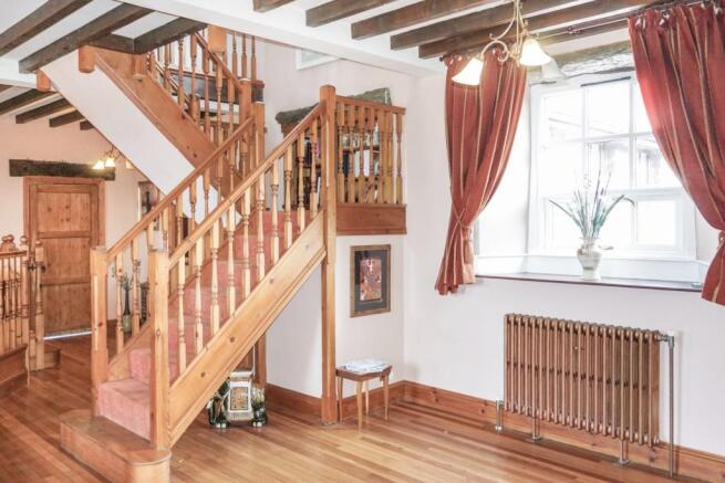 Lounge/Dining Room
