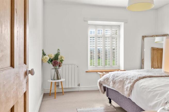 3 bed Terraced for sale Image 11