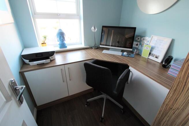 Study / Bedroom 5