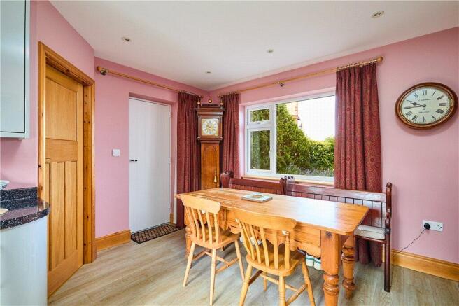 4 bed Semi-Detached for sale Image 5