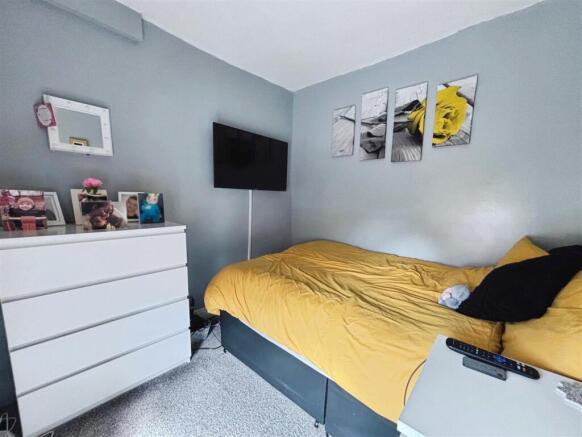 3 bed Terraced for sale Image 12