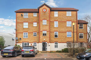 Flat 5, 14 Linford Court, Appleton Square, Mitcham CR4 3SF