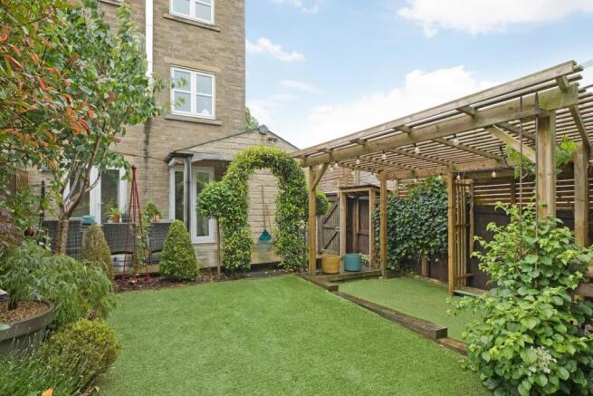 4 bed Town House for sale Image 10