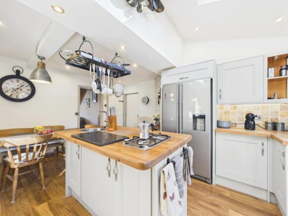 3 bed Semi-Detached for sale Image 5