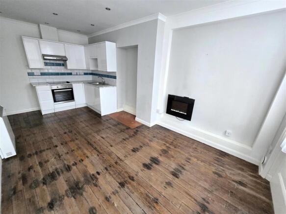 Lounge Kitchen