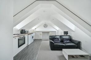 6a, Chancery House, Tolworth Close, Surbiton KT6 7EW