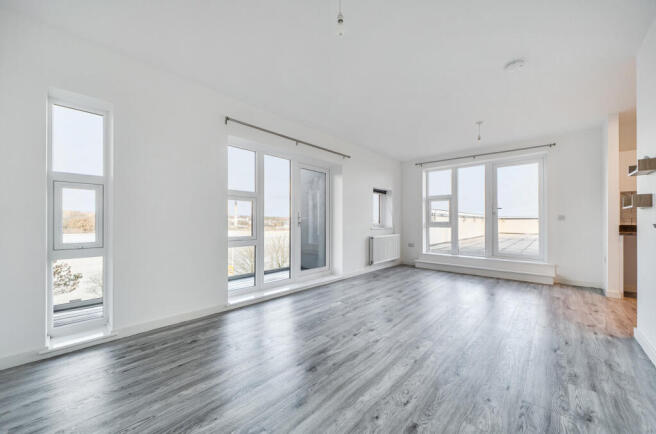 1387433-7-69304b8...