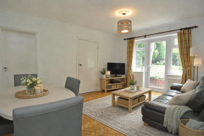 Ashwood house Living Room (Virtually Staged)