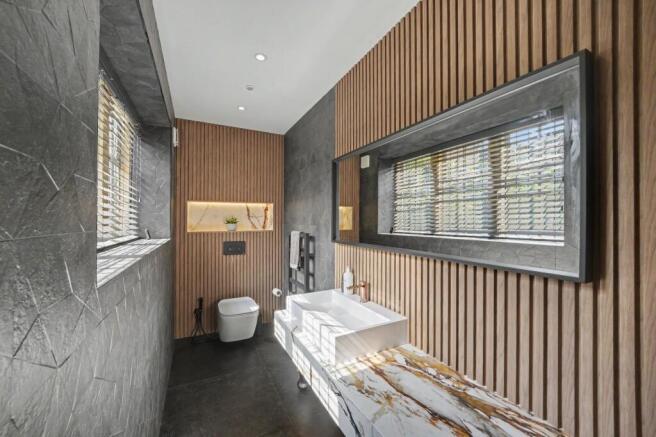 8 bed Detached Villa for sale Image 6