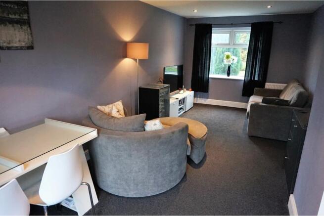 Lounge/Dining Room
